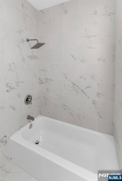 Residential Lease in Newark