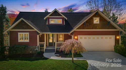 2 Oakhaven Ter, Asheville, NC, 28803-9616 | Card Image