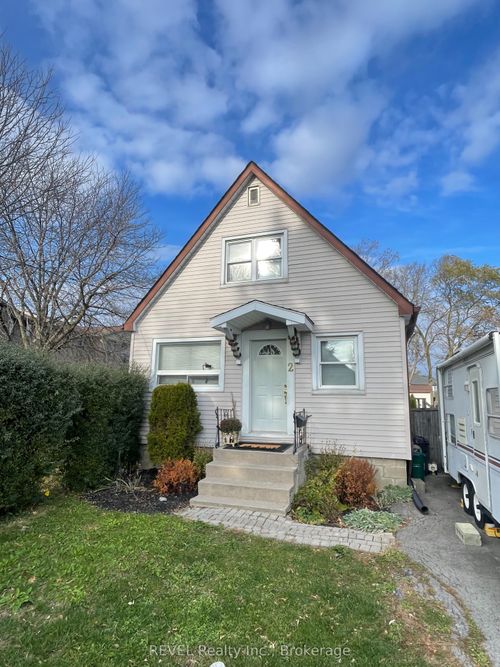 {{alt}} | Card Image