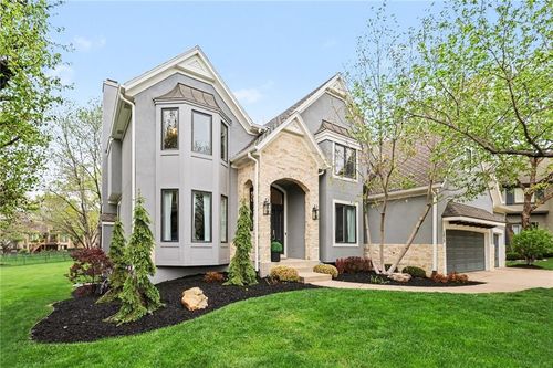 5828 Edgewater Dr, Overland Park, KS, 66223-1179 | Card Image