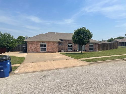 907 Vernon Dr, Copperas Cove, TX, 76522-4724 | Card Image