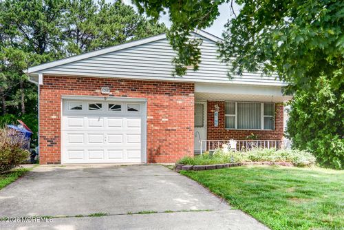 9 Madras Ct, Toms River, NJ, 08757-6412 | Card Image