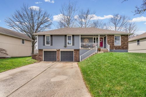 516 Se Claremont St, Lees Summit, MO, 64063-8503 | Card Image