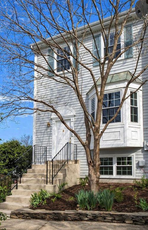 13998 New Braddock Rd, CENTREVILLE, VA, 20121-3502 | Card Image