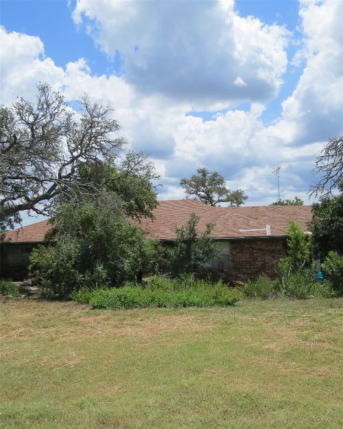 300 Oak Springs Dr, Dripping Springs, TX, 78620-5616 | Card Image