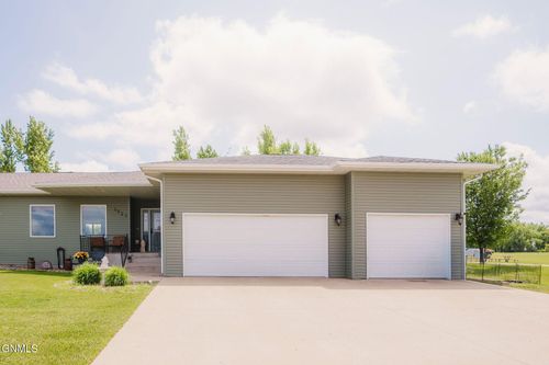 1521 10th St Sw, Jamestown, ND, 58401-5060 | Card Image