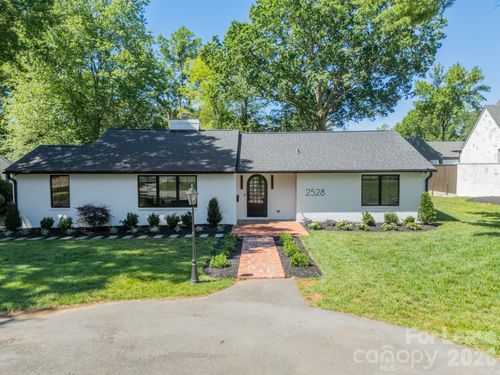 2528 Providence Rd, Charlotte, NC, 28211-1806 | Card Image