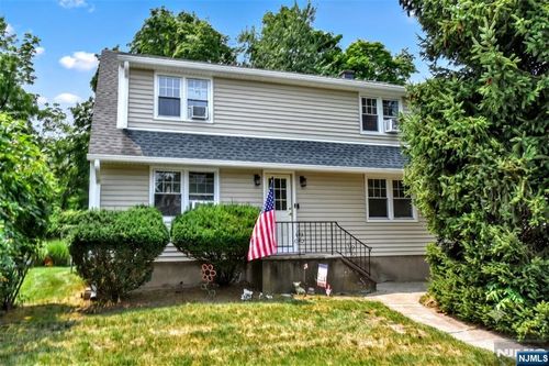 101 Madison Avenue, Midland Park, NJ, 07432 | Card Image