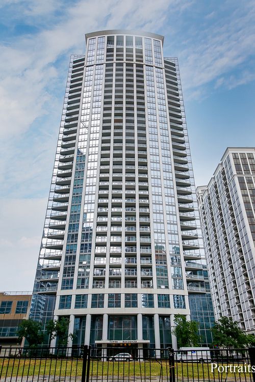 04-1235 S Prairie Ave, Chicago, IL, 60605-3403 | Card Image