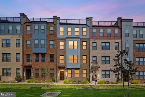 44531 Wolfhound Sq, ASHBURN, VA, 20147-6347 | Card Image