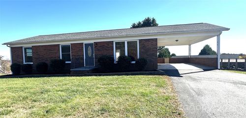 922 Rink Dam Rd, Taylorsville, NC, 28681-3890 | Card Image