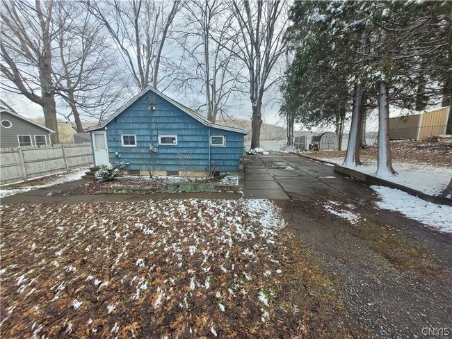 8 E High Banks Drive, House other with 3 bedrooms, 1 bathrooms and null parking in Granby NY | Image 3