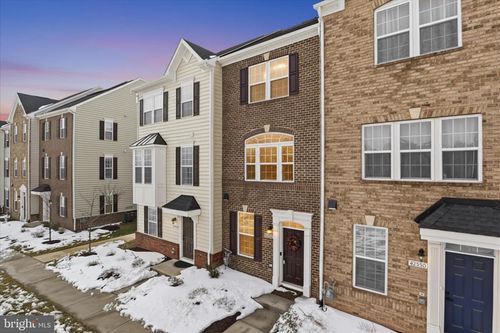 42552 Antonia Ter, STERLING, VA, 20166-2765 | Card Image