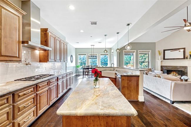 Nicely Appointed Kitchen | Image 16