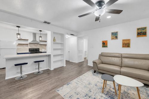 d410-4500 E Oltorf Street, Austin, TX, 78741 | Card Image