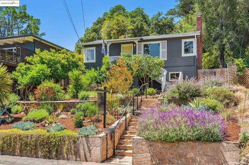 7069 Saroni Dr, Oakland, CA, 94611-2342 | Card Image