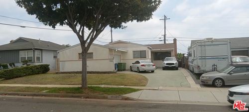 2308 W 117th St, Hawthorne, CA, 90250-1995 | Card Image