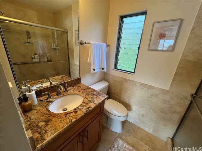 2 Bathrooms | Image 8