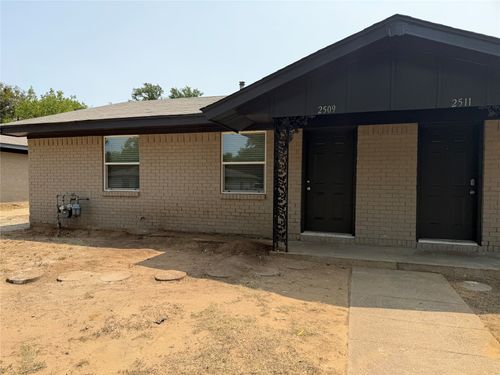 2507 Normont Circle, Fort Worth, TX, 76103 | Card Image