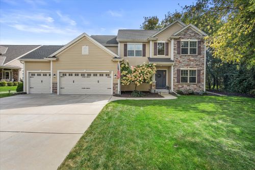 449 Lake Bluff Dr, Oconomowoc, WI, 53066-6414 | Card Image