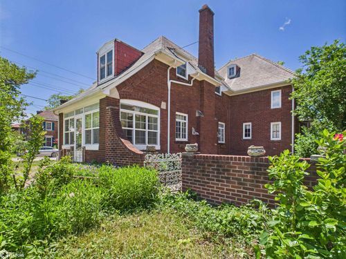 101 W Alta Vista Ave, Ottumwa, IA, 52501-1437 | Card Image