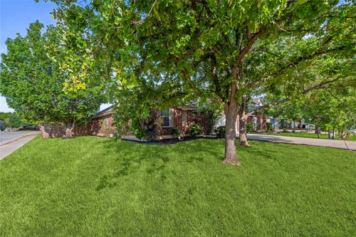 701 Sparkling Brook Ln, Leander, TX, 78641-7951 | Card Image