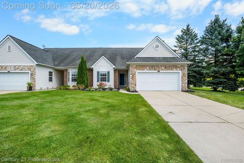 3305 Grove Ln, Auburn Hills, MI, 48326-3979 | Card Image