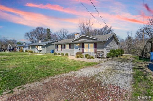 1443 Ladd Ave, Edwardsville, IL, 62025-1352 | Card Image