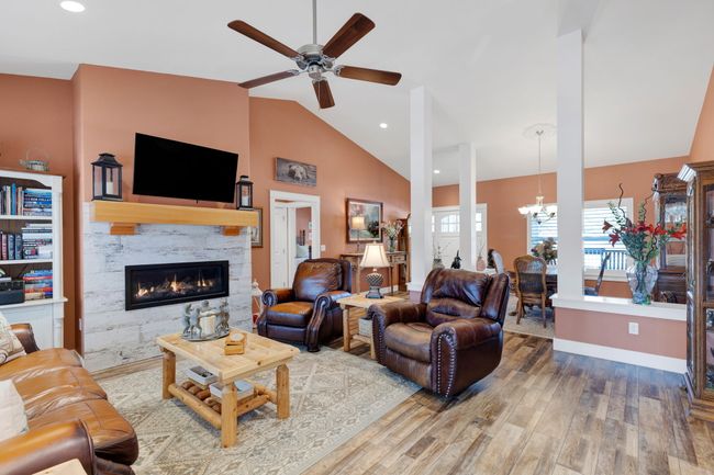 887 Bear Creek Trl, House other with 3 bedrooms, 2 bathrooms and null parking in Victor MT | Image 22