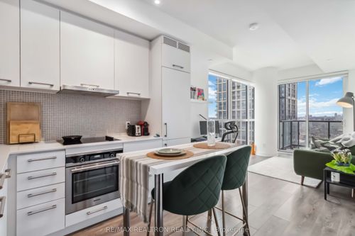 3306-87 Peter St, Toronto, ON, M5V0P1 | Card Image