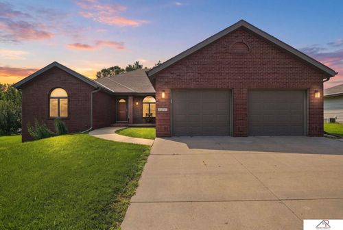 2257 Westwood Dr, Crete, NE, 68333-9440 | Card Image