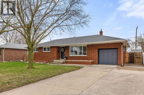 1064 Virginia Ave, Windsor, ON, N8S2Y7 | Card Image