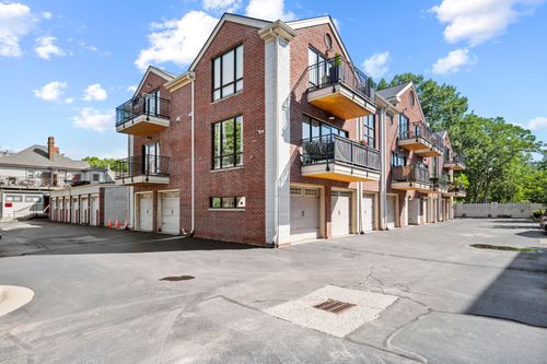 302-261 S Limestone, Lexington, KY, 40508-3008 | Card Image