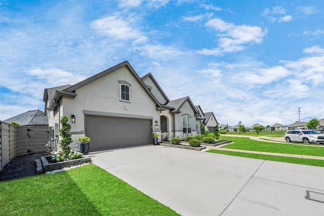 2106 Berry Trace Ct, House other with 4 bedrooms, 4 bathrooms and 3 parking in Manvel TX | Image 4