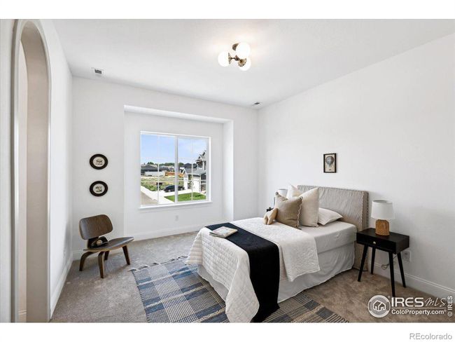 Upstairs Bedroom | Image 23