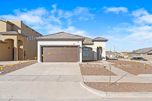 557 Paseo Modesto Dr, El Paso, TX, 79928-8448 | Card Image