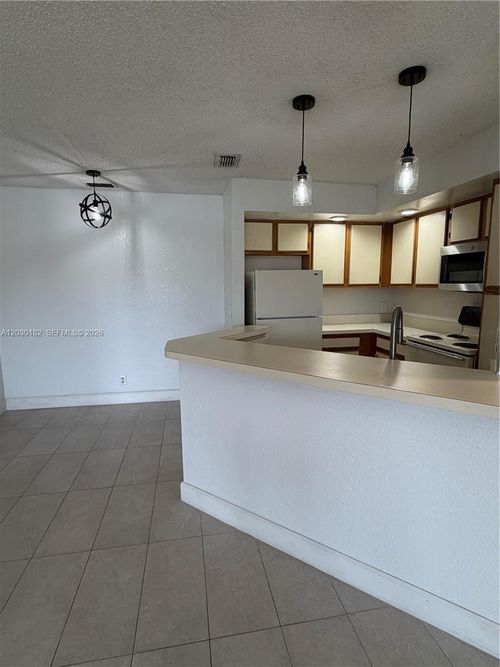 n-1623-3330 Pinewalk Dr N, Margate, FL, 33063-7875 | Card Image