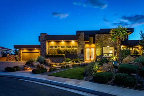 1957 W 350 N, St George, UT, 84770-7069 | Card Image