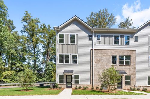 3960 Hager Dr, Charlotte, NC, 28208-4769 | Card Image