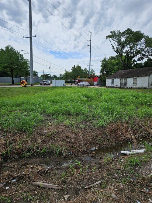 8000 Beckley St, Houston, TX, 77088-5818 | Card Image