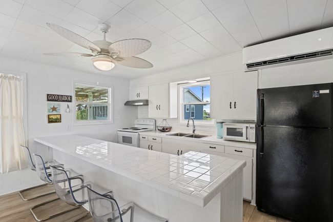 106 E Madison Ave, House other with 2 bedrooms, 2 bathrooms and null parking in Port O Connor TX | Image 11