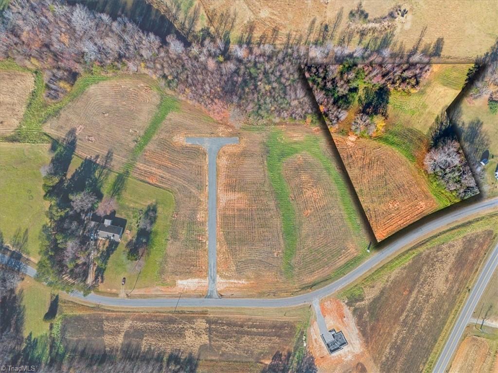 Land in Summerfield 5
