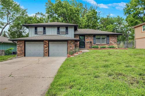 5912 E 98th St, Kansas City, MO, 64134-1216 | Card Image