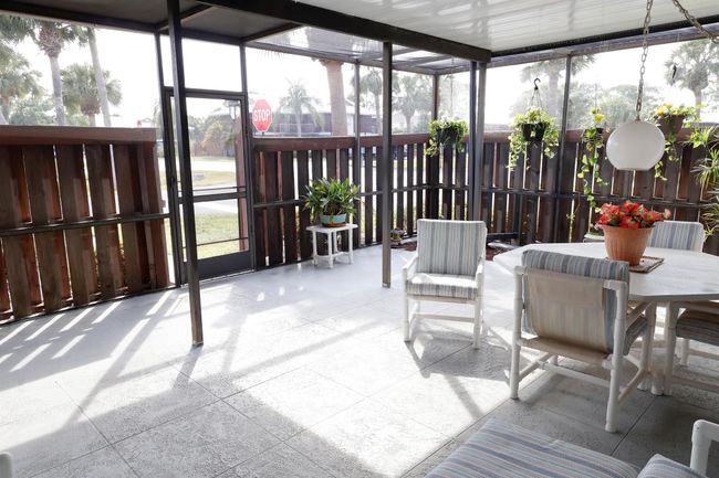 3302 Se Guenevere Ln, Condo with 2 bedrooms, 3 bathrooms and null parking in Port St Lucie FL | Image 19