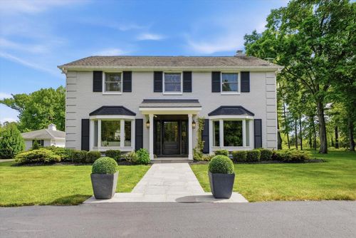 9431 W Hawthorne Road, Mequon, WI, 53097 | Card Image