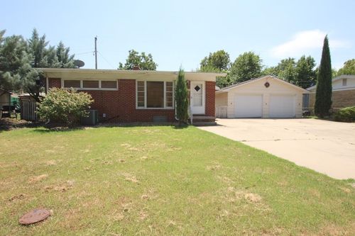 1113 W 27th St N, Wichita, KS, 67204-5122 | Card Image