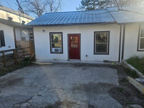 816 Mora Street, Lockhart, TX, 78644 | Card Image