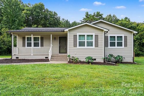 429 Castlewood Cir, Rock Hill, SC, 29730-8078 | Card Image