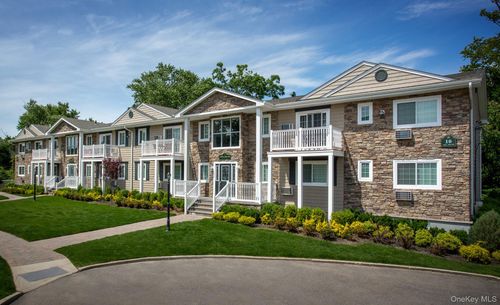 116-234 River Ave, Patchogue, NY, 11772-3300 | Card Image