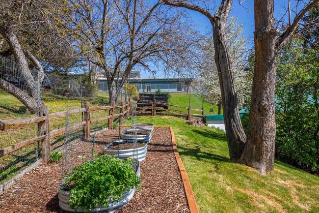 305 3 Rd St, House other with 2 bedrooms, 2 bathrooms and null parking in Juliaetta ID | Image 38